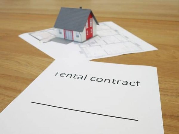 Documents Essentiels à Fournir pour Vendre sa Maison avec Succès