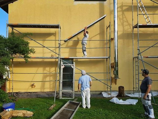 Transformez votre demeure: Les essentiels pour rénover une vieille maison avec charme et modernité